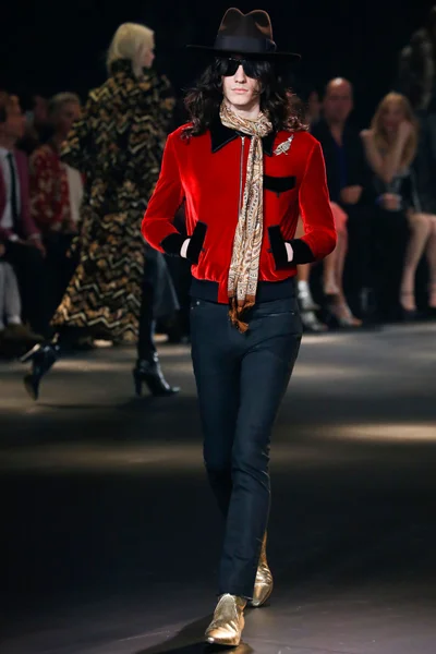 Look 12